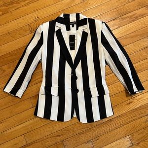 Bebe Black & White Striped Blazer - size 00 - never worn - NWT!